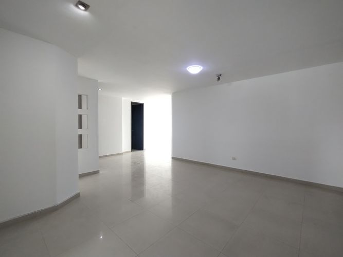Apartamento de 4 alcobas en venta en El Castillo, Barranquilla, 214 m² · foto 2 de 20