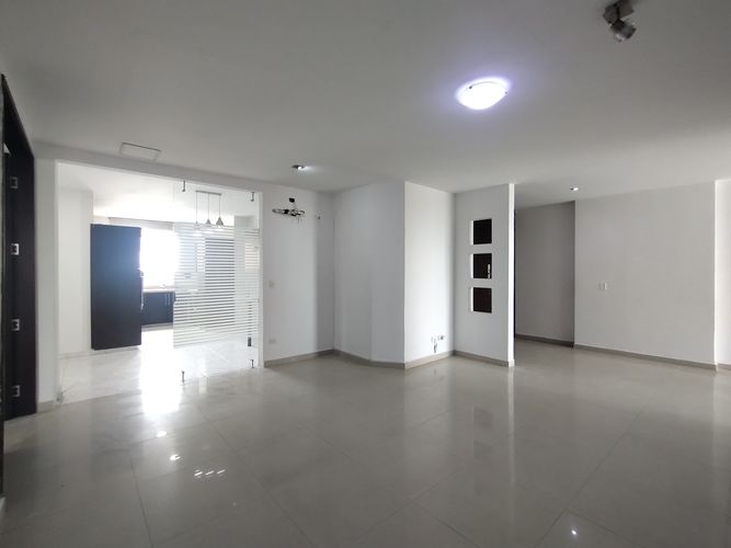 Apartamento de 4 alcobas en venta en El Castillo, Barranquilla, 214 m² · foto 3 de 20