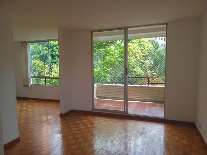 Apartamento de 3 alcobas en arriendo en El Poblado, Medellín, 98 m² · foto 2 de 18