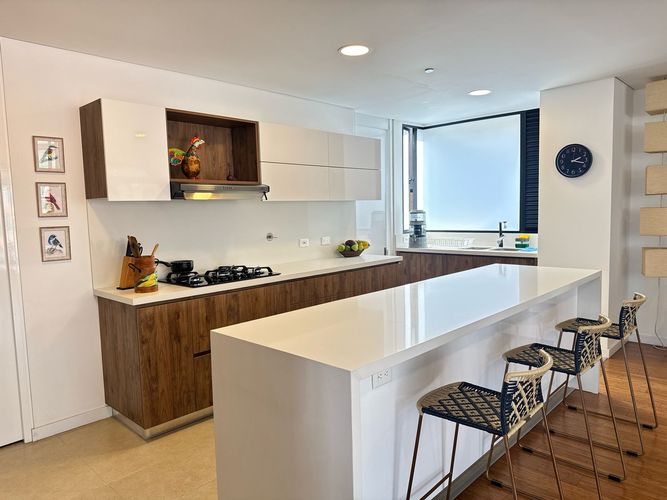 Apartamento de 3 alcobas en venta en El Poblado, Medellín, 234 m² · foto 6 de 19