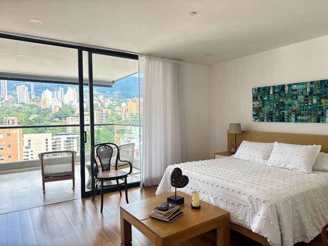 Apartamento de 3 alcobas en venta en El Poblado, Medellín, 234 m² · foto 9 de 19