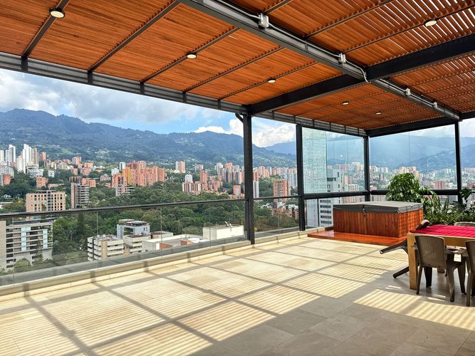 Apartamento de 3 alcobas en venta en El Poblado, Medellín, 234 m² · foto 17 de 19