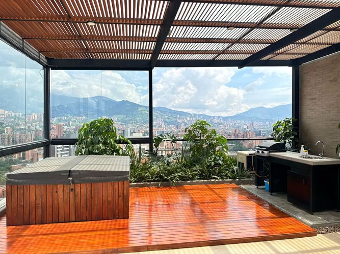 Apartamento de 3 alcobas en venta en El Poblado, Medellín, 234 m² · foto 18 de 19