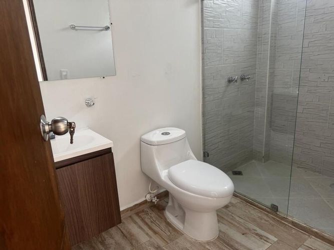 Finca en venta en El Carmen De Viboral, El Carmen de Viboral, 270 m² · foto 8 de 13