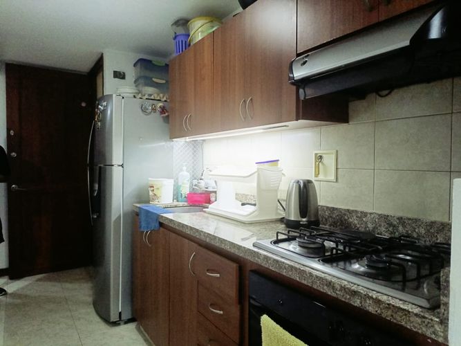 Apartamento de 3 alcobas en venta en Loma De Los Bernal, Medellín, 79 m² · foto 6 de 17