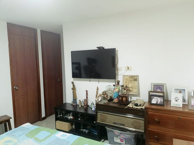 Apartamento de 3 alcobas en venta en Loma De Los Bernal, Medellín, 79 m² · foto 10 de 17
