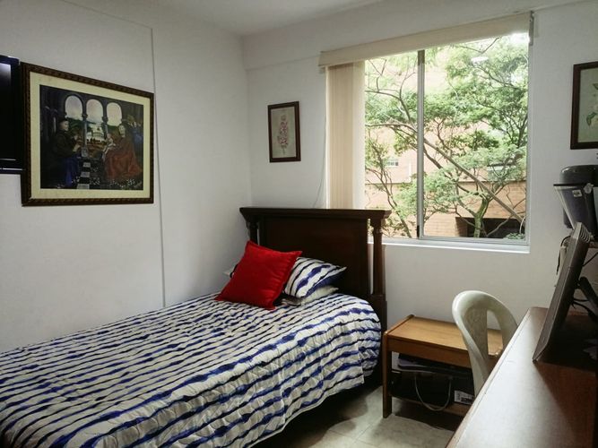 Apartamento de 3 alcobas en venta en Loma De Los Bernal, Medellín, 79 m² · foto 14 de 17