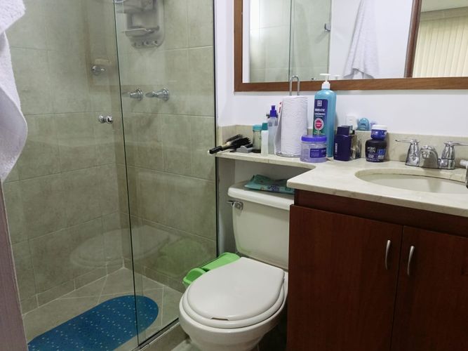 Apartamento de 3 alcobas en venta en Loma De Los Bernal, Medellín, 79 m² · foto 15 de 17