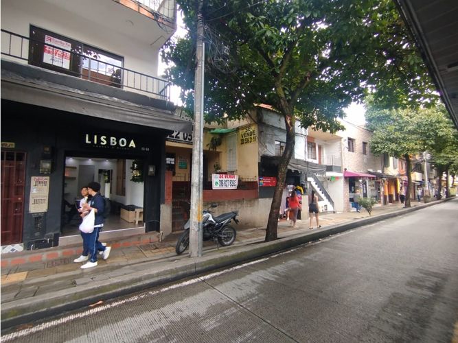Casa de 4 alcobas en venta en Campo Valdes No.1, Medellín, 320 m² · foto 3 de 17