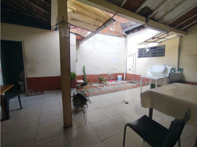 Casa de 4 alcobas en venta en Campo Valdes No.1, Medellín, 320 m² · foto 12 de 17