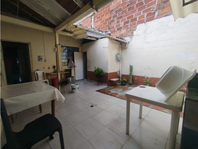 Casa de 4 alcobas en venta en Campo Valdes No.1, Medellín, 320 m² · foto 13 de 17