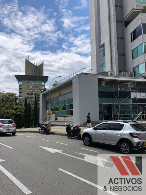 Local en arriendo en La Aguacatala, Medellín, 285 m² · foto 3 de 7