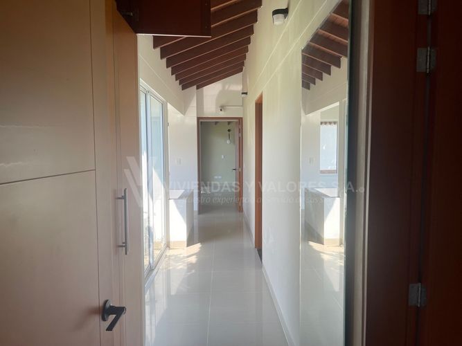 Casa de 3 alcobas en venta en Villa Antigua, Villa del Rosario, 848 m² · foto 4 de 16