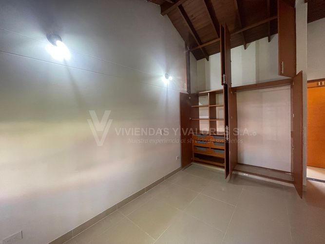 Casa de 3 alcobas en venta en Villa Antigua, Villa del Rosario, 848 m² · foto 5 de 16