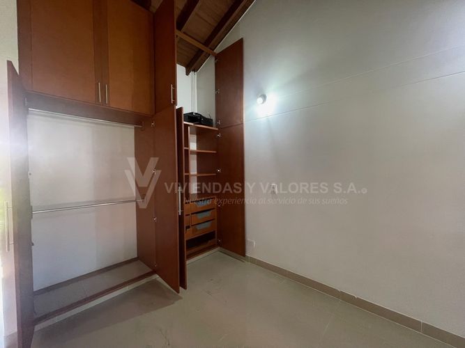 Casa de 3 alcobas en venta en Villa Antigua, Villa del Rosario, 848 m² · foto 6 de 16