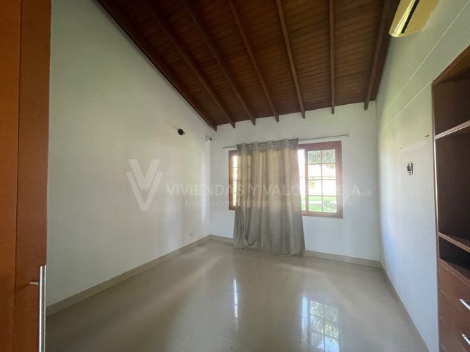 Casa de 3 alcobas en venta en Villa Antigua, Villa del Rosario, 848 m² · foto 11 de 16