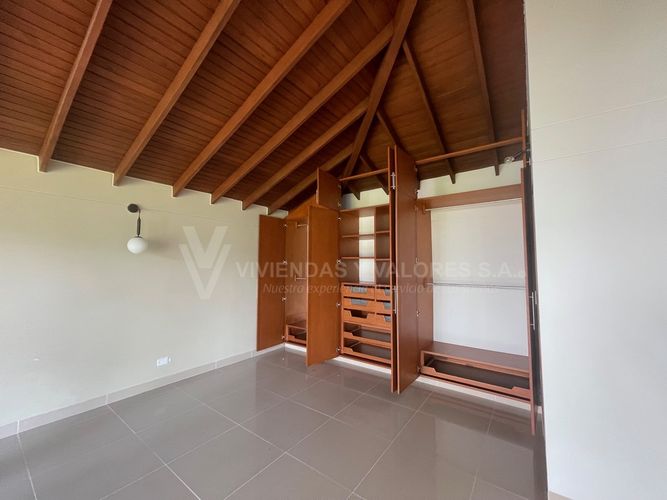 Casa de 3 alcobas en venta en Villa Antigua, Villa del Rosario, 848 m² · foto 13 de 16