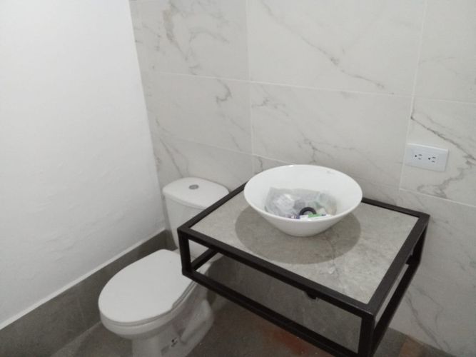 Local en arriendo en El Malecón, Girón, 25 m² · foto 2 de 5