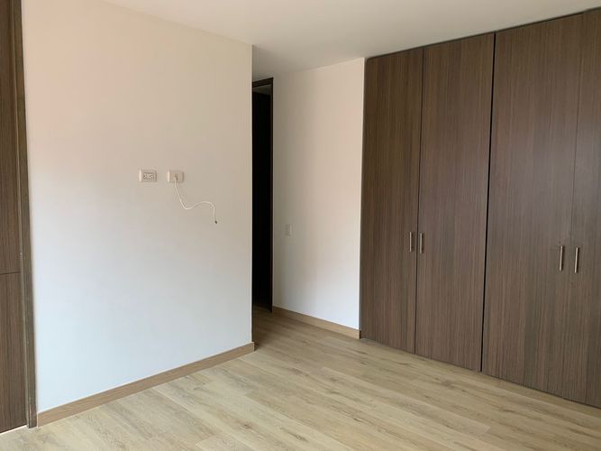Apartamento de 2 alcobas en arriendo en Los Naranjos, Medellín, 105 m² · foto 4 de 8