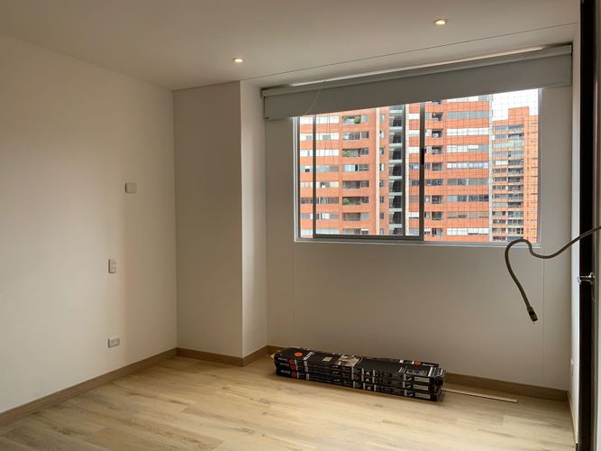 Apartamento de 2 alcobas en arriendo en Los Naranjos, Medellín, 105 m² · foto 6 de 8