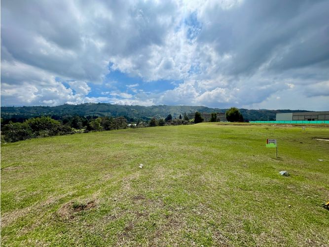 Lote en venta en La Mosquita, Guarne, 2326 m² · foto 4 de 16