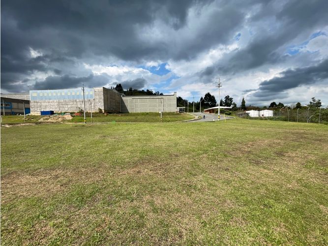 Lote en venta en La Mosquita, Guarne, 2326 m² · foto 6 de 16