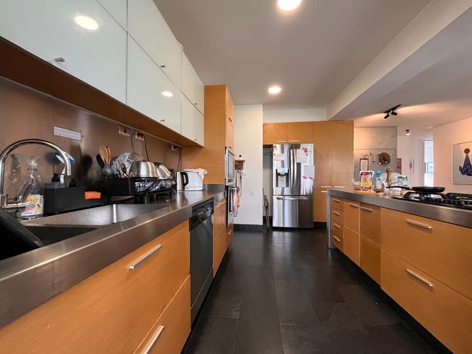 Apartamento de 3 alcobas en arriendo en El Poblado, Medellín, 204 m² · foto 8 de 19