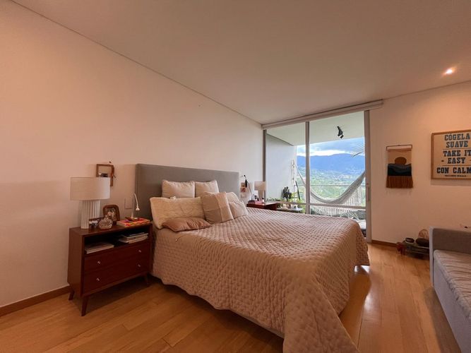 Apartamento de 3 alcobas en arriendo en El Poblado, Medellín, 204 m² · foto 13 de 19