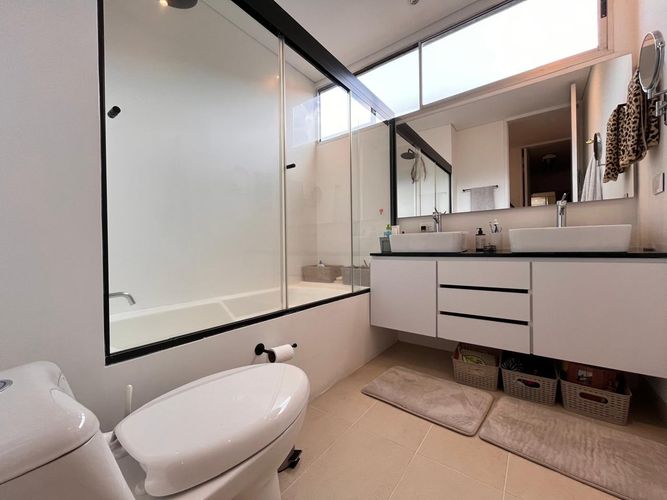 Apartamento de 3 alcobas en arriendo en El Poblado, Medellín, 204 m² · foto 16 de 19