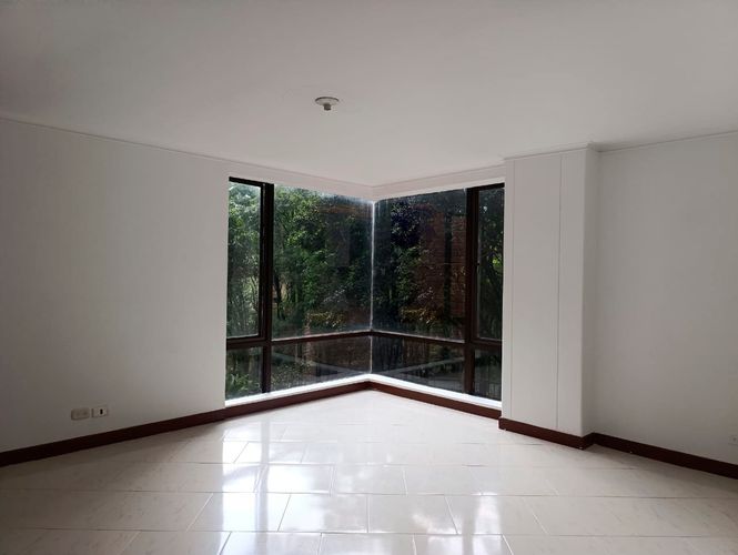Apartamento de 3 alcobas en arriendo en El Poblado, Medellín, 171 m² · foto 9 de 19