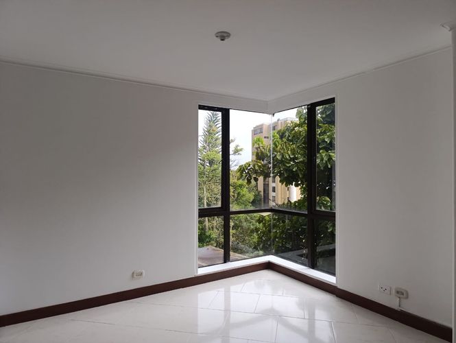 Apartamento de 3 alcobas en arriendo en El Poblado, Medellín, 171 m² · foto 10 de 19