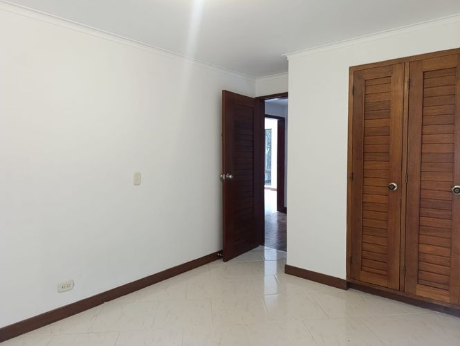 Apartamento de 3 alcobas en arriendo en El Poblado, Medellín, 171 m² · foto 13 de 19