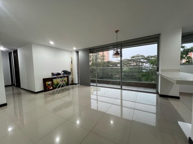 Apartamento de 3 alcobas en arriendo en Cumbres, Envigado, 90 m² · foto 3 de 15