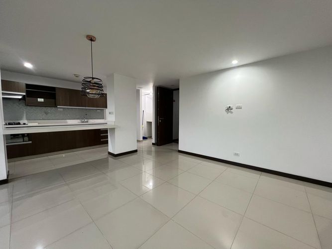 Apartamento de 3 alcobas en arriendo en Cumbres, Envigado, 90 m² · foto 4 de 15