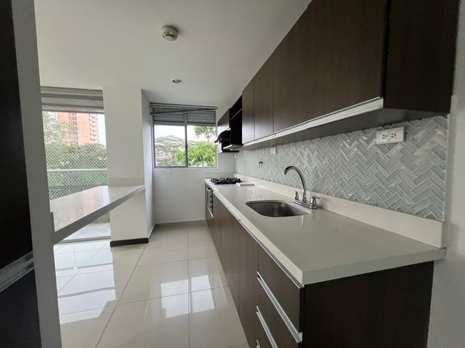 Apartamento de 3 alcobas en arriendo en Cumbres, Envigado, 90 m² · foto 6 de 15