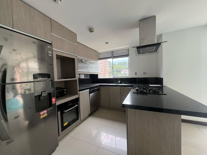 Apartamento de 3 alcobas en arriendo en Cumbres, Envigado, 87 m² · foto 8 de 18