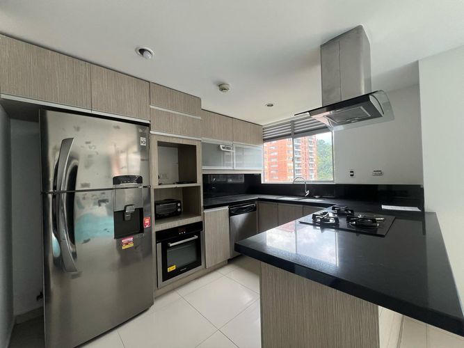 Apartamento de 3 alcobas en arriendo en Cumbres, Envigado, 87 m² · foto 9 de 18
