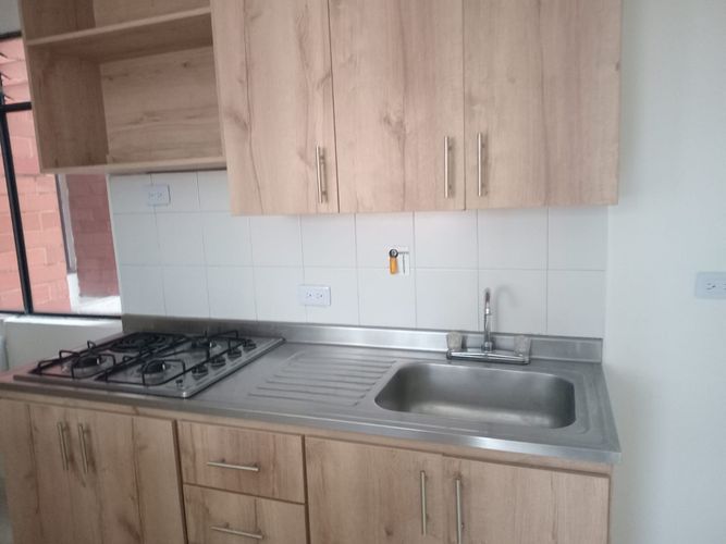 Apartamento de 2 alcobas en arriendo en El Poblado, Medellín, 65 m² · foto 5 de 13