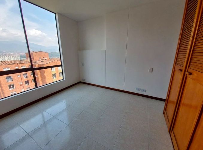 Apartamento de 2 alcobas en arriendo en El Poblado, Medellín, 65 m² · foto 8 de 13