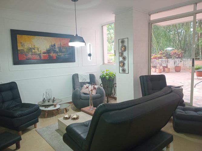 Apartamento de 3 alcobas en venta en El Poblado, Medellín, 130 m² · foto 2 de 16
