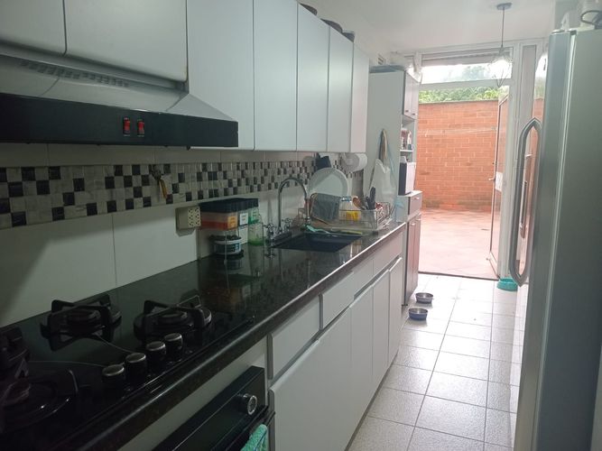 Apartamento de 3 alcobas en venta en El Poblado, Medellín, 130 m² · foto 7 de 16