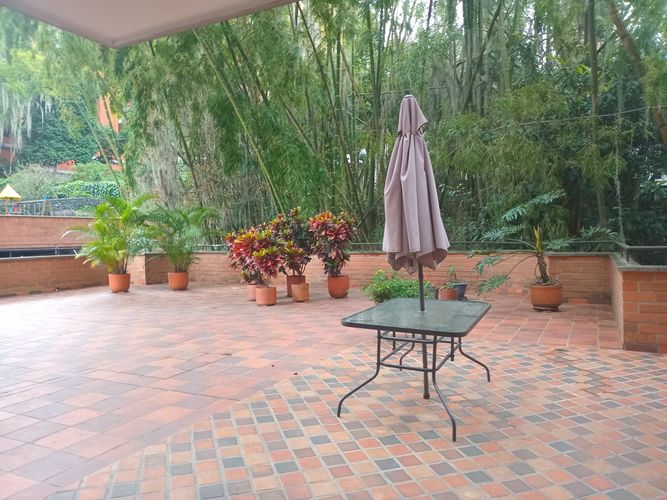 Apartamento de 3 alcobas en venta en El Poblado, Medellín, 130 m² · foto 16 de 16
