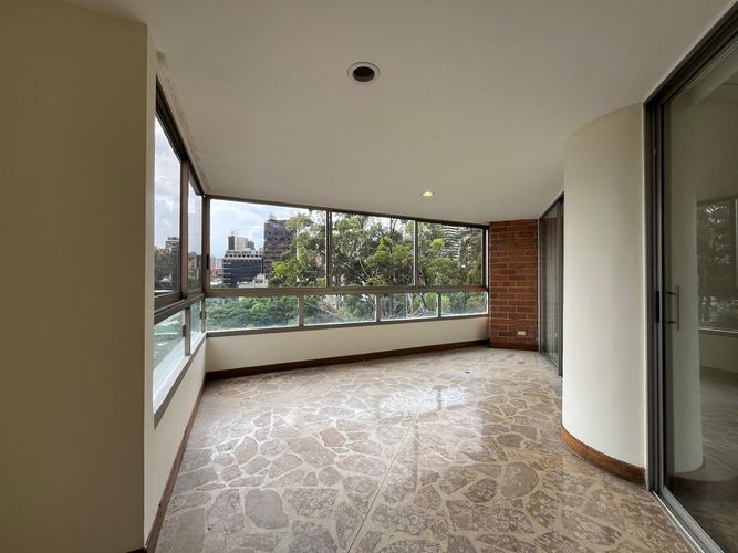 Apartamento de 4 alcobas en venta en El Poblado, Medellín, 204 m² · foto 6 de 19
