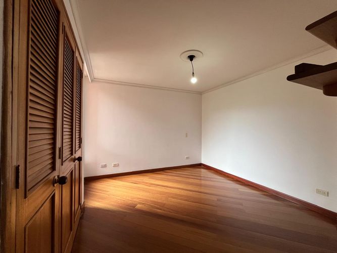 Apartamento de 4 alcobas en venta en El Poblado, Medellín, 204 m² · foto 11 de 19
