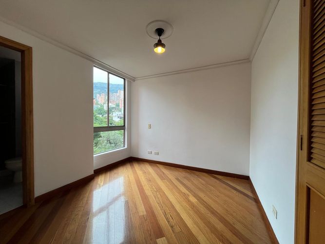Apartamento de 4 alcobas en venta en El Poblado, Medellín, 204 m² · foto 13 de 19
