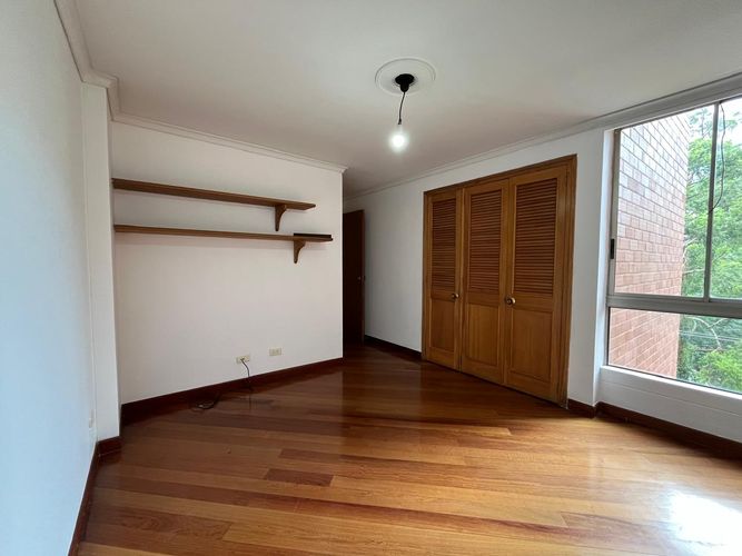 Apartamento de 4 alcobas en venta en El Poblado, Medellín, 204 m² · foto 17 de 19