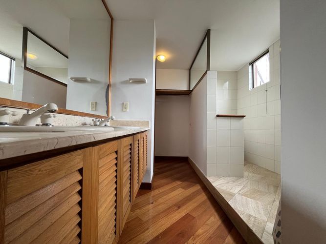 Apartamento de 4 alcobas en venta en El Poblado, Medellín, 204 m² · foto 18 de 19