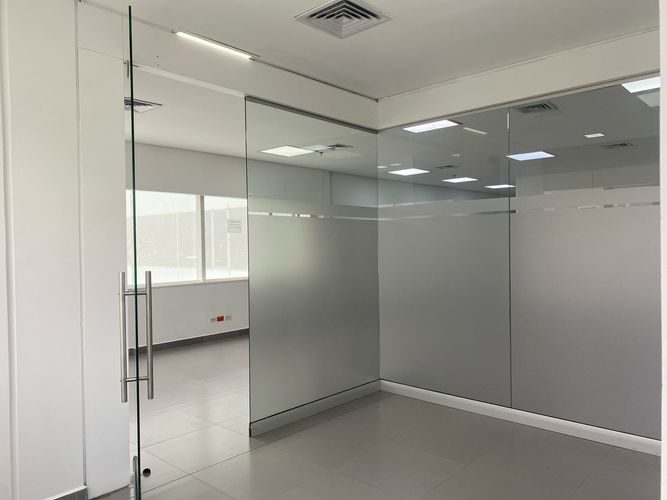 Oficina en arriendo en El Poblado, Medellín, 100 m² · foto 3 de 10