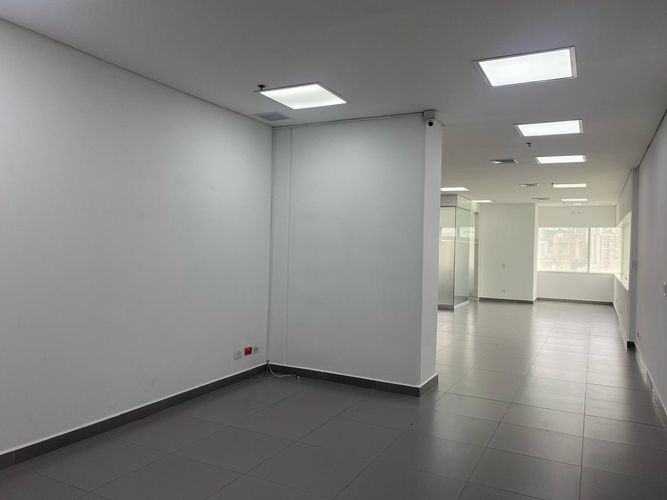 Oficina en arriendo en El Poblado, Medellín, 100 m² · foto 5 de 10