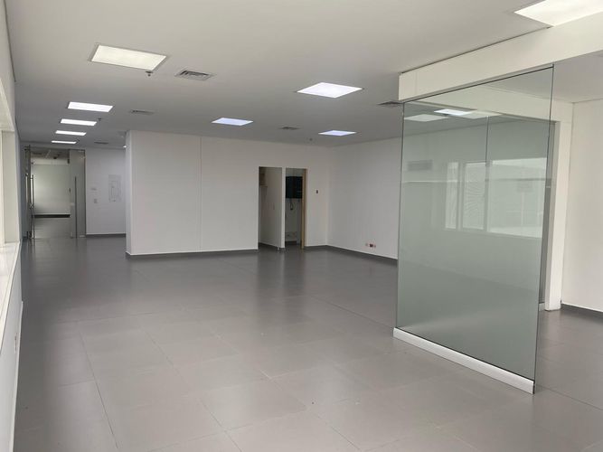 Oficina en arriendo en El Poblado, Medellín, 100 m² · foto 6 de 10